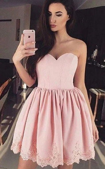 Sleeveless A-line Ball Gown Short Mini Sweetheart Pleats Ruching Lace Homecoming Dress
