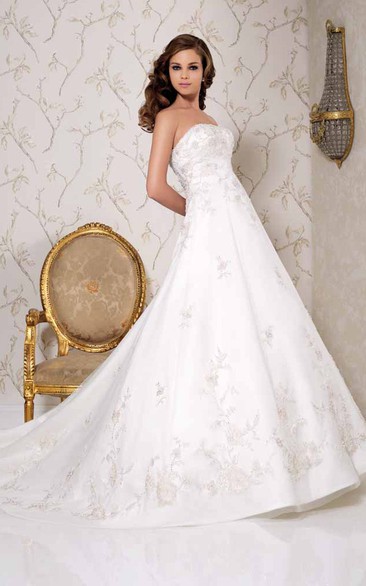 A-line Strapless Sleeveless Floor-length Satin Wedding Dress with Lace-up and Appliques