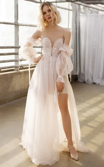 Ethereal Sweetheart Plunged A-line Puff-sleeve Empire Wedding Dress with Tulle Overlay