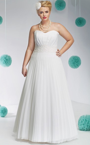 Strapless Satin A-line Pleated plus size wedding dress With Appliqued waist