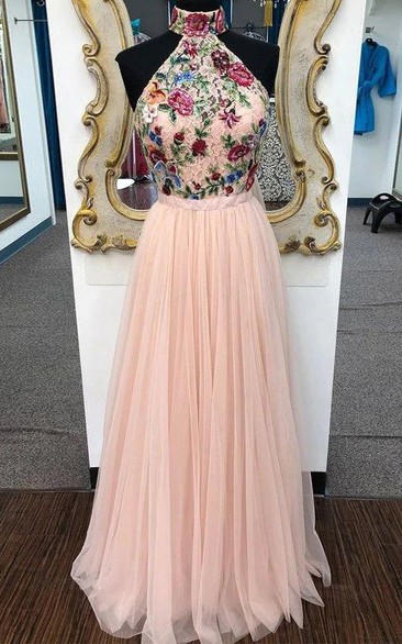 Jewel-neck Sleeveless Tulle Plunged Floral Applique Prom Dress