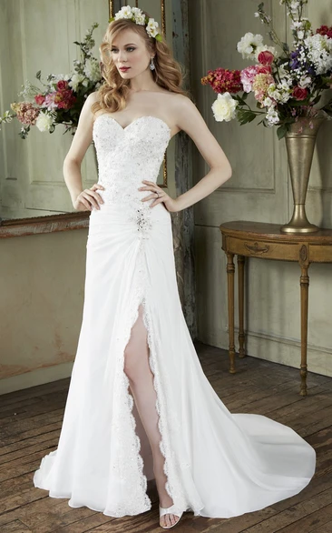 Sheath Sweetheart Sleeveless Floor-length Satin/Lace Wedding Dress with Appliques and Split Front