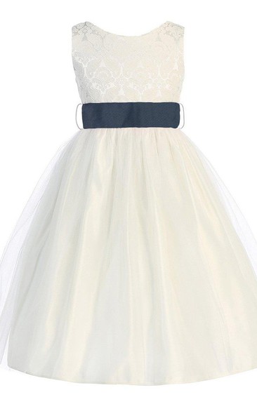 A-Line Embroidery Bateau-Neckline Sleeveless Dress