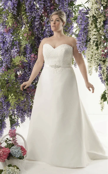 Sweetheart A-line Appliqued plus size wedding dress With Corset Back And Jeweled Waist
