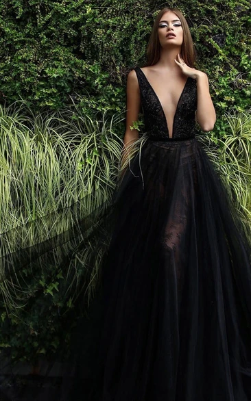 Gothic Black Deep V Neckline Sleeveless A-Line Tulle/Lace Wedding Dress with Illusion and Buttons 