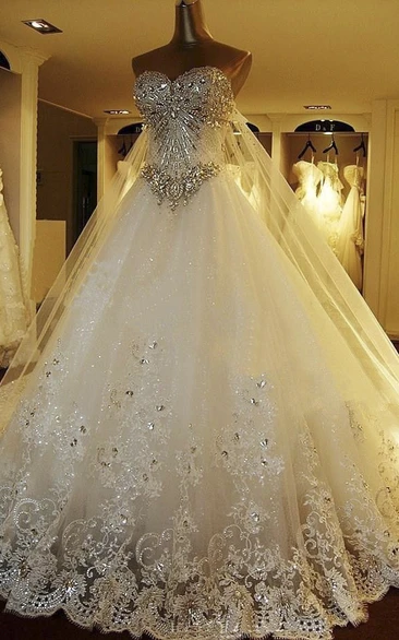 Luxury Beaded Sweetheart Tulle Ball Gown Lace Wedding Dress with Watteau Train