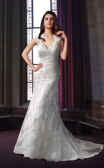 Queen Anne Mermaid Sleeveless Lace Appliqued Wedding Dress With Keyhole And Sweep Train