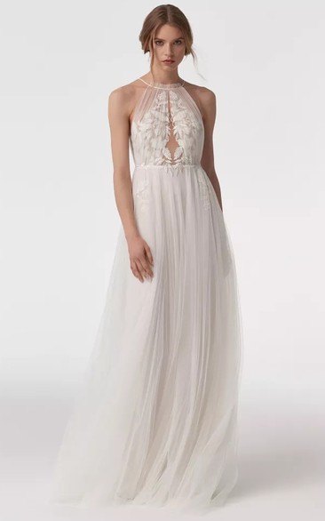 Chiffon Flowy Sleeveless Lace Applique Pleated Wedding Dress with Sweep Train