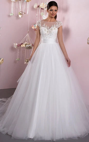 Ball Gown Scoop Short Sleeve Floor-length Tulle Wedding Dress with Lace-up and Appliques