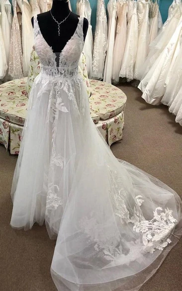 Adorable Sleeveless Applique Empire A-line Tulle Wedding Dress