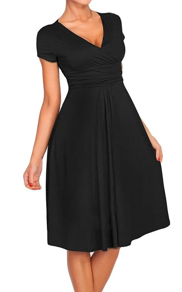 A-Line Jersey V-Neckline Short-Sleeved Ruched Dress