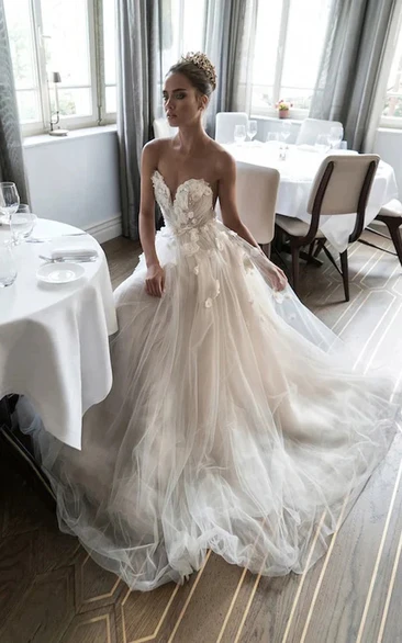 Tulle Sweetheart Ruched Applique Flowy A-line Empire Wedding Dress