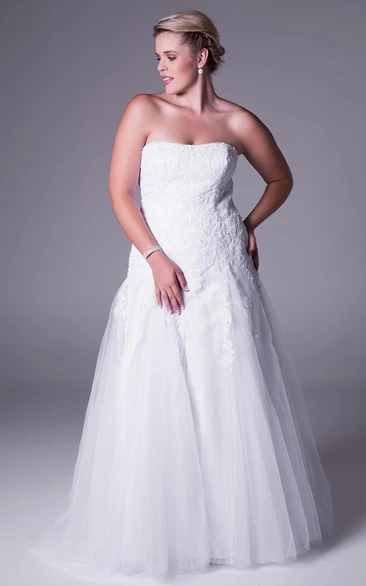 plus size A-line Strapless Wedding Dress With Appliques And Corset Back