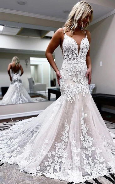 Spaghetti Deep-v Back Mermaid Lace Applique Tulle Wedding Dress with Court Train