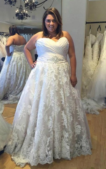 Sweetheart Lace  Sleeveless Wedding Dress