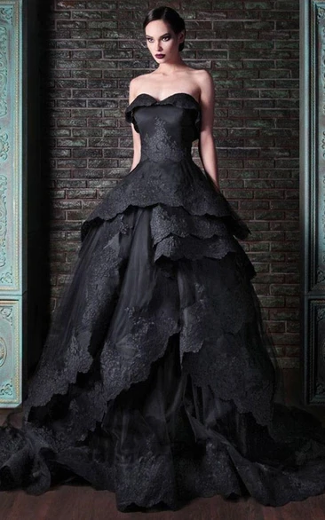 Gothic Black Ball Gown Sweetheart Neck Sleeveless Lace/Tulle Wedding Dress with Tiers and Draping