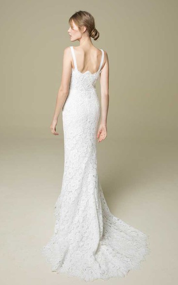 Chic Lace V-neck Wedding Dress With Court Train