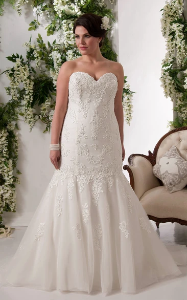Sweetheart Mermaid Lace Appliqued Wedding Dress With Court Train And lace up