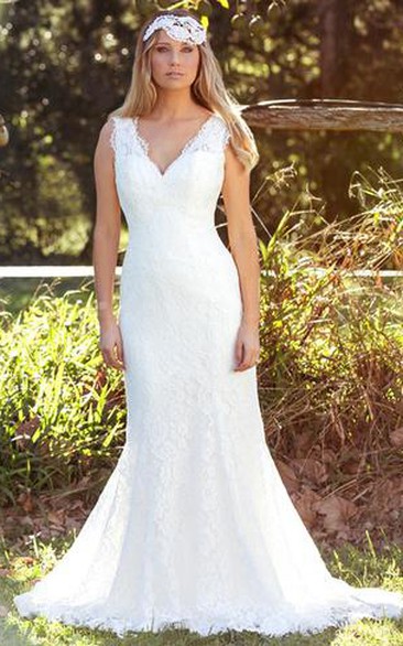 V-neck Sleeveless Trumpet Gown With Appliques And Sweep Train