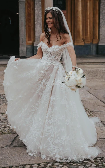 Sweetheart A-line Lace Elegant Empire Lace Applique Wedding Dress