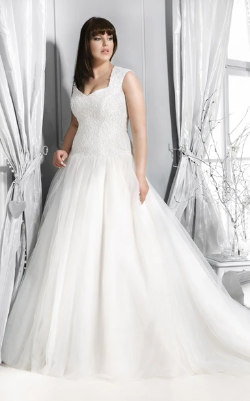 Tulle Sleeveless Ball Gown plus size wedding dress With Lace top