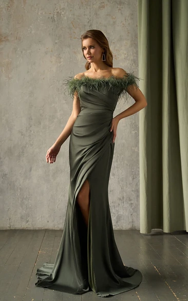 Green Off-the-shoulder Sheath Front Split Ruched Dress