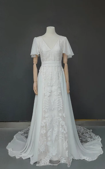 V-neck Short-sleeve Vintage A-line Lace Wedding Dress