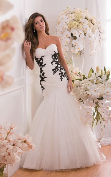 Mermaid/Trumpet Sweetheart Sleeveless Floor-length Tulle Wedding Dress with Ruching and Appliques