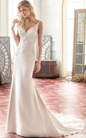 Casual V-Back Sheath Chiffon Bridal Gown with Sweep Train and Applique