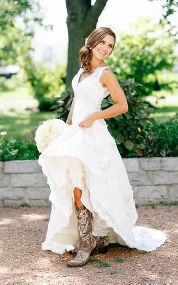 V-neck Lace  Sleeveless Wedding Gown