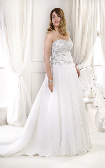 Sweetheart A-line Pleated plus size wedding dress With Crystal Detailing