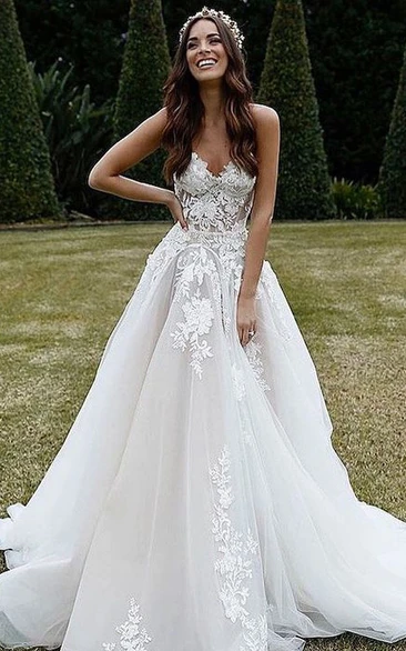 Strapless Sweetheart Lace Tulle Court Train Ball Gown Wedding Dress with Appliques