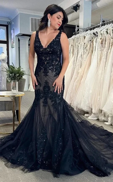 Black V-neck Sleeveless Mermaid Applique Tulle Gothic Wedding Dress