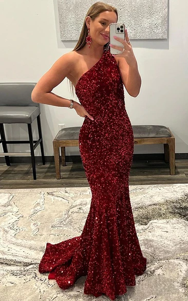 Sequin Off-the-shoulder Casual Sheath Prom Dress with Sweep Train