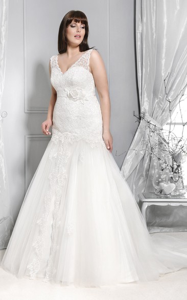 Plunged Sleeveless Mermaid Tulle plus size wedding dress With Appliques And Sweep Train