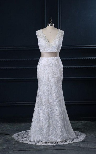Plunged Sleeveless Mermaid Lace Wedding Dress With bow And Sweep Train