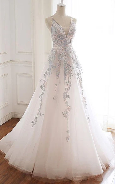 Ethereal A Line Plunging Neckline Floor-length Sleeveless Lace Prom Dress with Appliques