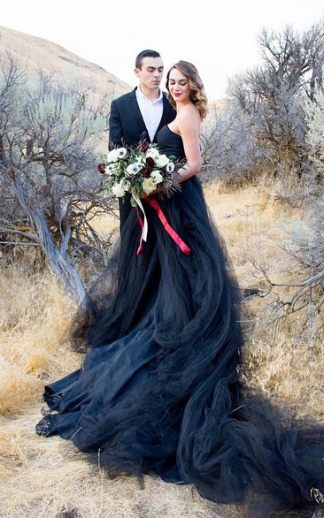 Gothic Tulle Empire Simple Black Strapless Court Train Wedding Dress