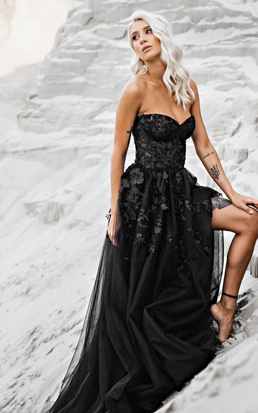 Gothic Black A Line Sweetheart Tulle Wedding Dress with Tied-Back and Appliques