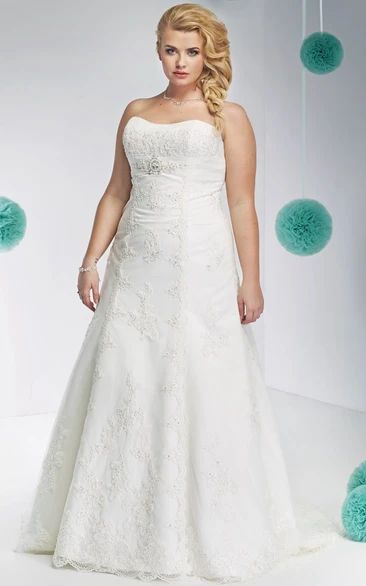 Strapless A-line Lace Appliqued plus size wedding dress With Corset Back