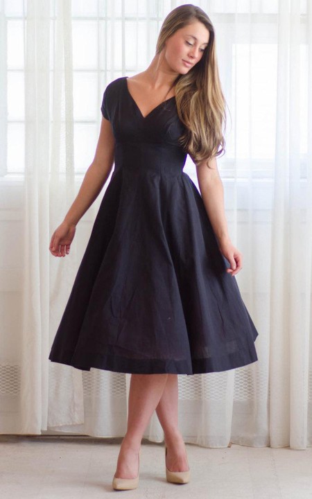 V-neck Short Sleeve A-line Tea-length Dress