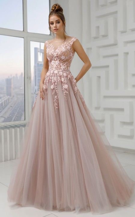 Casual Ball Gown V-neck Lace and Tulle Prom Dress with Appliques and Ruffles