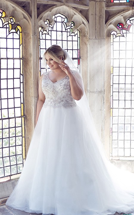 Ball Gown V-neck Sleeveless Beaded plus size Wedding Dress With Court Train