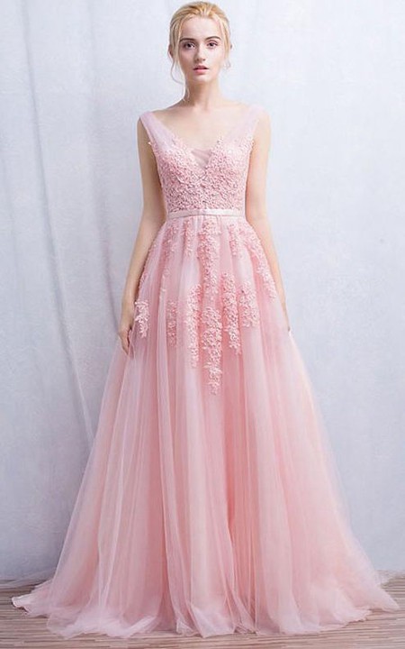 blushing Sleeveless A-line Tulle Prom Dress With Appliques And Pleats