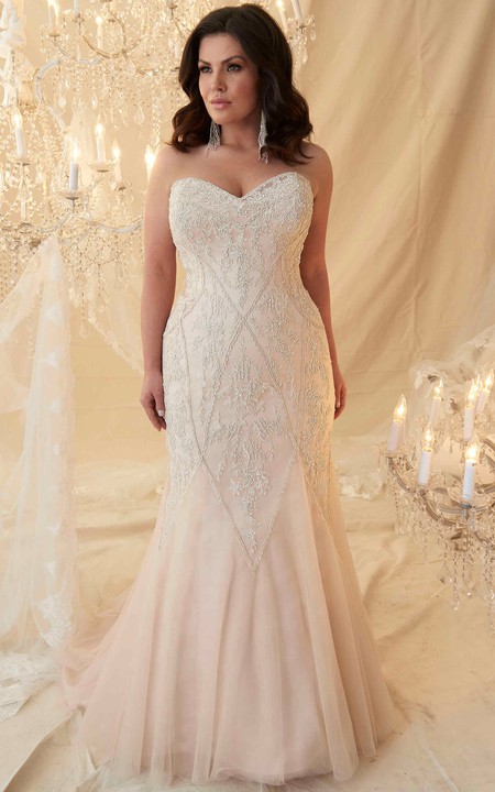 blushing Sweetheart Beaded plus size wedding dress With Sweep Train And Lace up