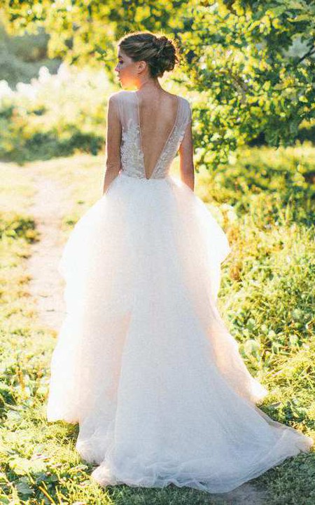 Illusion Scoop-Neck Sleeveless A-Line Tulle Wedding Dress With Appliques