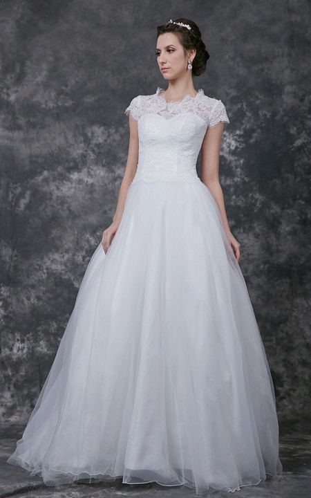 Lace Bridal Scoop-Neck Romantic Princess Applique Ball Gown