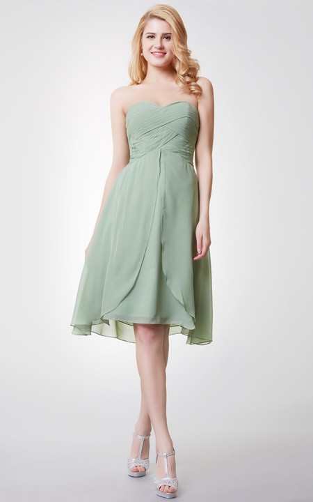 A-Line Sleeveless Sweetheart Knee-Length Bridesmaid Dress