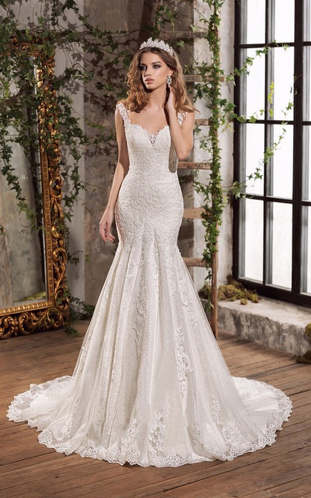 Luxury Lace Notched Floor Length Wedding Dress with Chapel Train