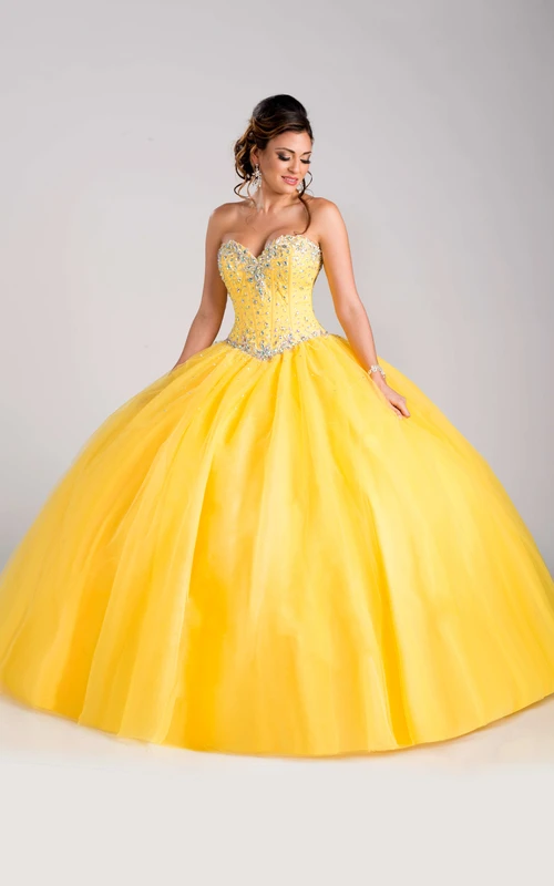 Robe de bal bustier ornée de perles pour quinceañera, avec dos corset.